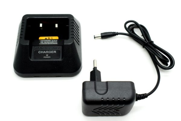 PUNJAČ ZA WALKIE TALKIE BAOFENG UV-5R